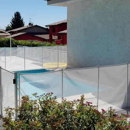 B&B Villa Monterosa Con Piscina Castronno Exterior photo